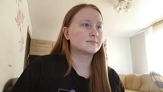 AnikaLipps online show from May 14, 2026, 3:41 pm