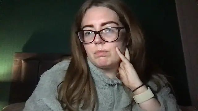 CurvyBx online show from March 6, 2026, 8:05 pm