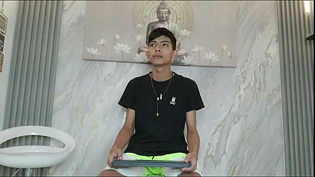 KITTY BOSH online show from April 13, 2026, 1:16 pm