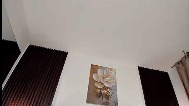  MiLa Dyva online show from May 12, 2026, 4:04 pm