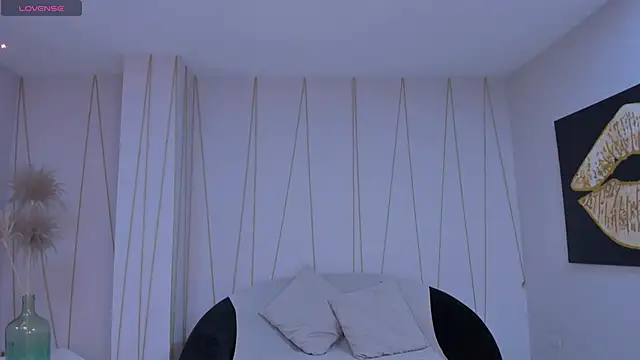 CarolineEvans x online show from March 28, 2026, 4:12 am