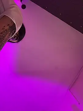 Veronicaa lodge1 online show from February 25, 2026, 12:42 am