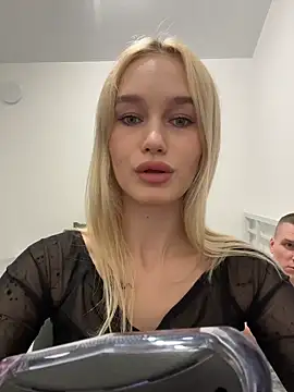 Kristina Maks online show from April 3, 2026, 5:55 pm