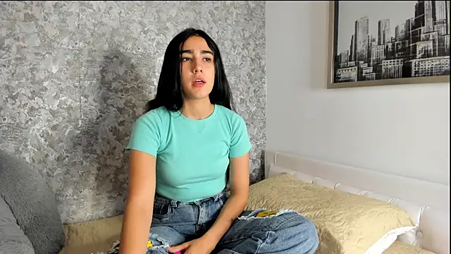 Snapshot of Anika_H chatting on April 1, 2026, 12:06 pm Anika H online show from April 1, 2026, 12:06 pm