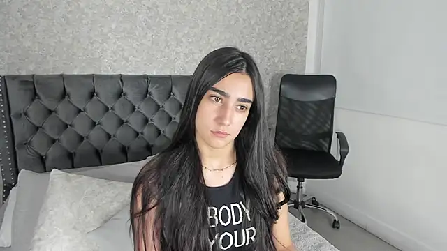 Snapshot of Anika_H chatting on May 29, 2026, 12:36 pm Anika H online show from May 29, 2026, 12:36 pm