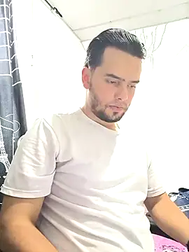 angel leon01 online show from February 17, 2026, 10:05 pm