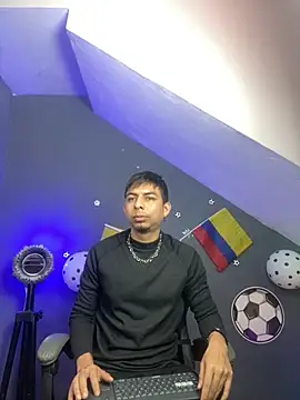 Snapshot of polloCol4U chatting on June 16, 2026, 5:43 am polloCol4U online show from June 16, 2026, 5:43 am