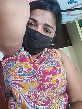 Snapshot of Tamil_Luckly_girl chatting on April 13, 2026, 10:21 am Tamil Luckly girl online show from April 13, 2026, 10:21 am