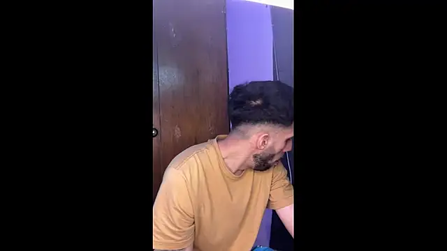 Snapshot of Karim_mansur chatting on March 25, 2026, 2:28 am Karim mansur online show from March 25, 2026, 2:28 am