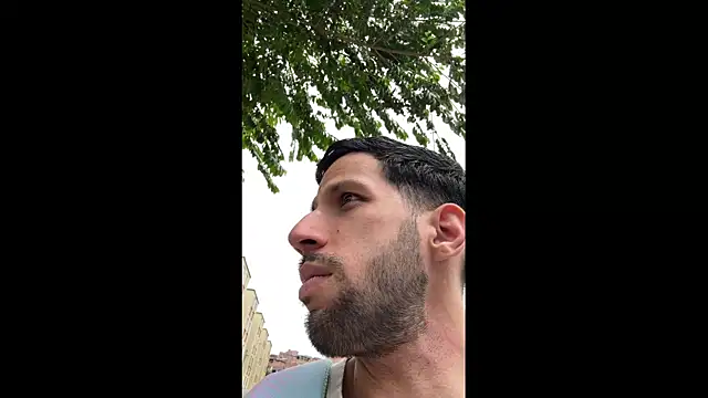 Snapshot of Karim_mansur chatting on April 11, 2026, 3:49 pm Karim mansur online show from April 11, 2026, 3:49 pm