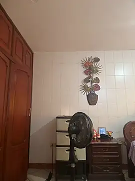 Valentinacouple online show from July 7, 2026, 4:55 pm
