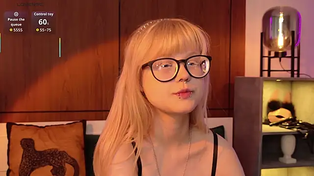MoliQin online show from May 24, 2026, 6:51 am