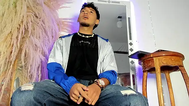 Snapshot of Ian_Hunter chatting on February 17, 2026, 1:18 pm Ian Hunter online show from February 17, 2026, 1:18 pm