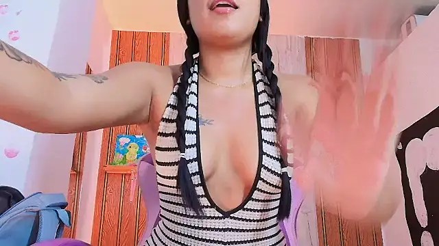 Snapshot of valenttina_narvaez chatting on March 28, 2026, 1:43 pm valenttina narvaez online show from March 28, 2026, 1:43 pm