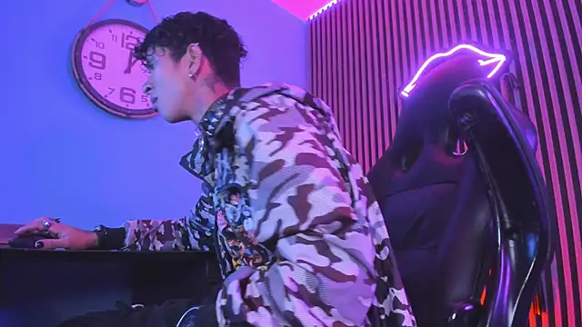 Snapshot of Maximoking26 chatting on February 20, 2026, 4:09 am Maximoking26 online show from February 20, 2026, 4:09 am