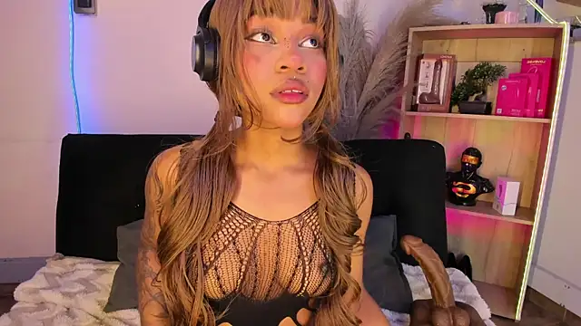 Tylla   online show from April 4, 2026, 4:00 am