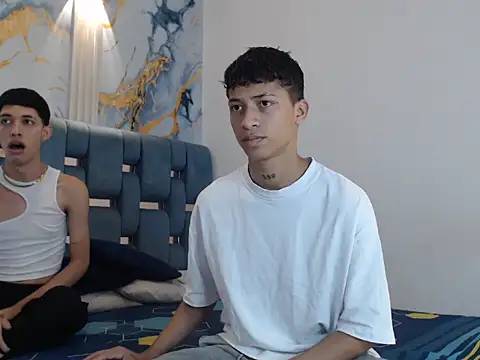 Snapshot of GOLD_BOYS chatting on February 25, 2026, 1:21 pm GOLD BOYS online show from February 25, 2026, 1:21 pm