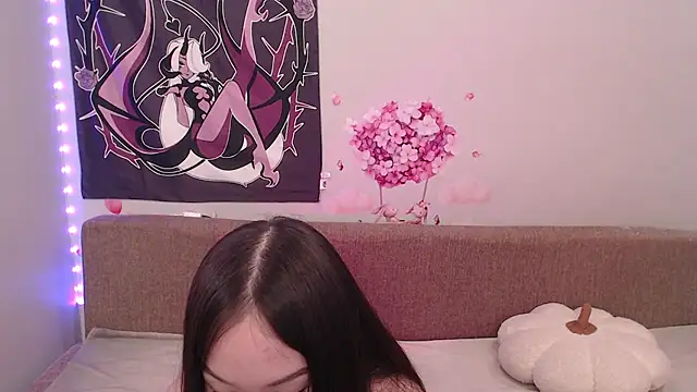 Snapshot of AhriStellar chatting on May 16, 2026, 7:34 pm AhriStellar online show from May 16, 2026, 7:34 pm