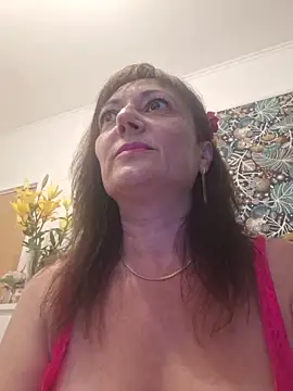 SaraGina online show from May 28, 2026, 7:55 pm