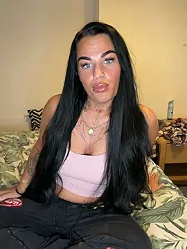 Snapshot of Darkfantisyx chatting on February 23, 2026, 5:21 pm Darkfantisyx online show from February 23, 2026, 5:21 pm