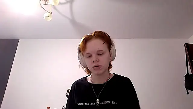 CurlaPettyBom online show from February 28, 2026, 8:26 am