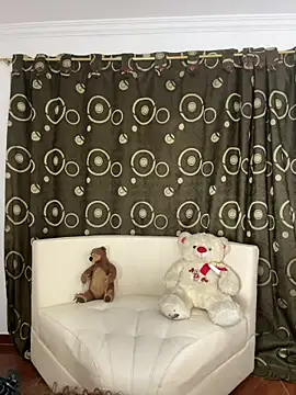 soffii-estrella online show from March 29, 2026, 6:13 am