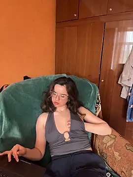 Baby doll7777 online show from April 18, 2026, 11:03 am