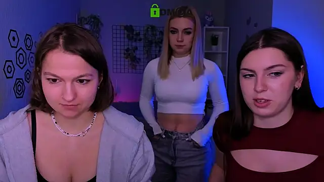 amalialowell online show from June 3, 2026, 2:33 pm