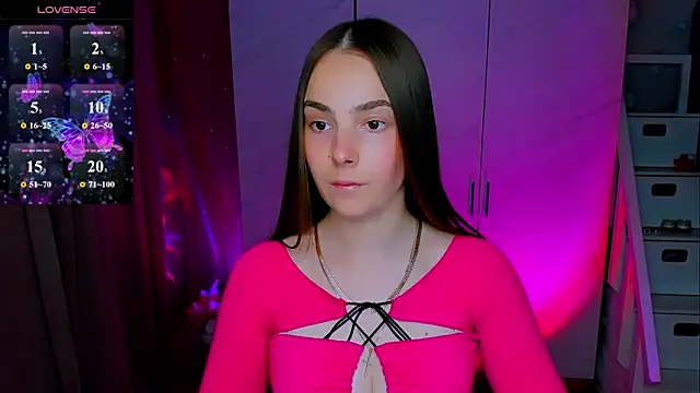 Maddy Wood  online show from June 11, 2026, 4:49 pm