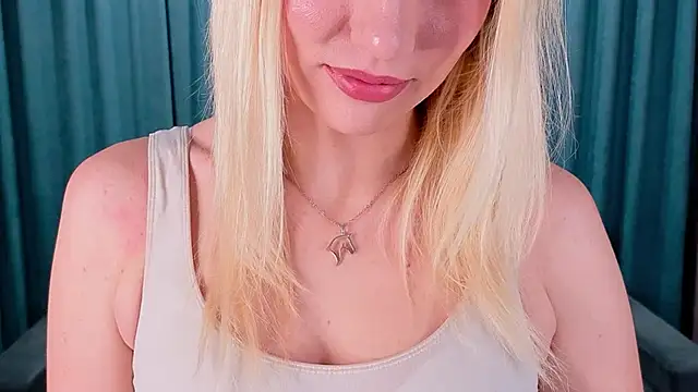 AshleyySchwartz online show from March 16, 2026, 4:22 pm