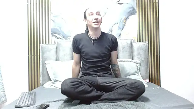 Snapshot of Dilan_Lust chatting on February 28, 2026, 11:33 am Dilan Lust online show from February 28, 2026, 11:33 am