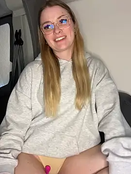 melanieTesss online show from February 23, 2026, 2:36 pm