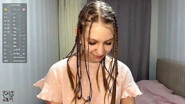 Snapshot of HollyGibson chatting on February 18, 2026, 7:10 pm HollyGibson online show from February 18, 2026, 7:10 pm