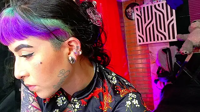 nova kitttyy online show from April 9, 2026, 10:04 pm