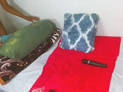 ChocoSlenderXXX online show from April 5, 2026, 5:10 pm