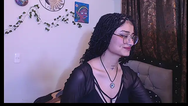 Lili  Clan online show from June 28, 2026, 7:47 am