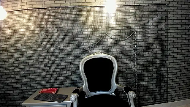 hillary bigbutt online show from March 26, 2026, 3:45 am