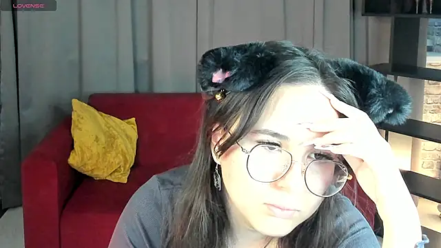 leylamirage online show from April 5, 2026, 12:24 pm