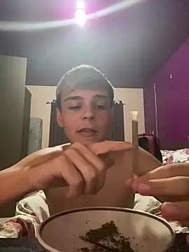 Snapshot of KailanDTD chatting on February 17, 2026, 12:18 am KailanDTD online show from February 17, 2026, 12:18 am