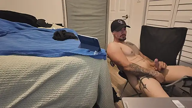 Alejandrosolerxxx online show from May 6, 2026, 5:03 am