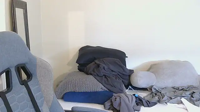 Snapshot of nigeleros chatting on February 19, 2026, 7:54 pm nigeleros online show from February 19, 2026, 7:54 pm