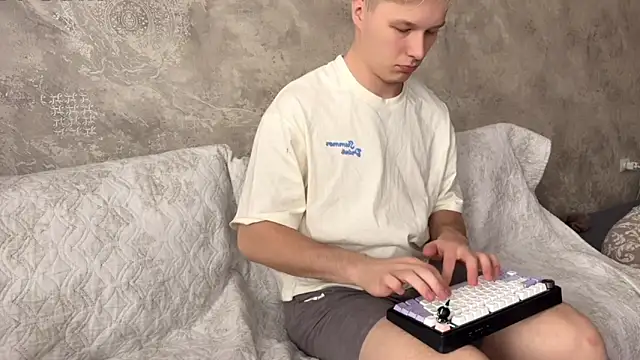 Rebecca David online show from April 3, 2026, 8:34 am