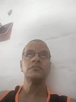 Snapshot of Roque-74 chatting on February 22, 2026, 7:12 pm Roque-74 online show from February 22, 2026, 7:12 pm