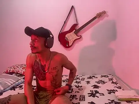 Andreyssantos online show from February 20, 2026, 1:24 am