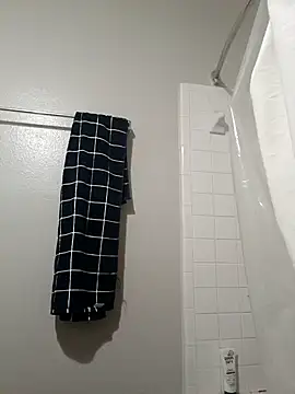 lawlesslovemaker69 online show from April 17, 2026, 1:36 pm