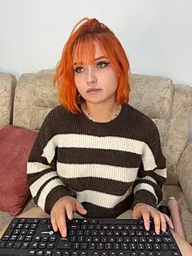 Snapshot of alysson_As chatting on July 7, 2026, 6:47 am alysson As online show from July 7, 2026, 6:47 am
