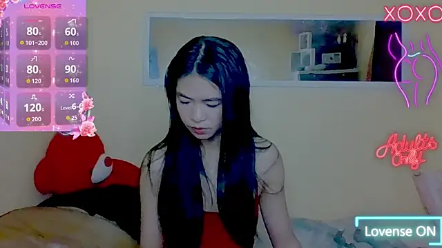 Snapshot of Luna_Moonfang chatting on June 25, 2026, 9:47 am Luna Moonfang online show from June 25, 2026, 9:47 am