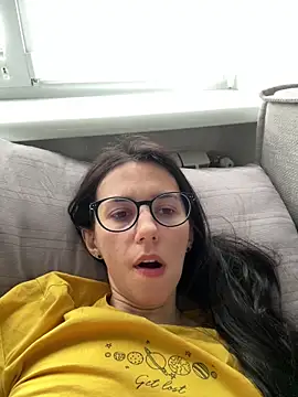 Oliviyalove  online show from June 12, 2026, 1:32 pm