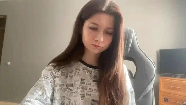 Snapshot of LunnaBliss chatting on February 20, 2026, 12:27 pm LunnaBliss online show from February 20, 2026, 12:27 pm