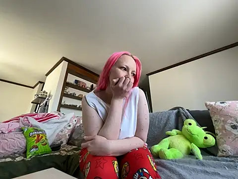 Snapshot of pinkhairfun16 chatting on March 1, 2026, 3:36 pm pinkhairfun16 online show from March 1, 2026, 3:36 pm